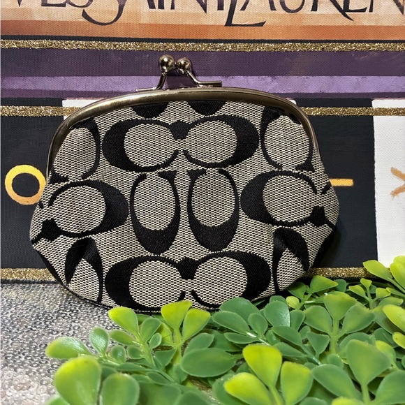 Canvas Kiss Lock Coin Pouch - Picture 4 of 4